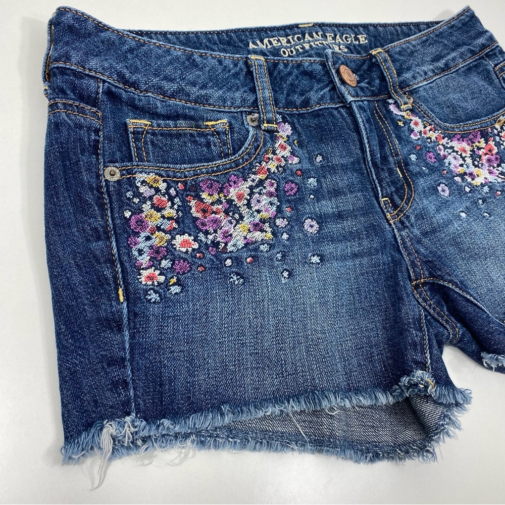 American Eagle Outfitters Ditzy Floral Embroidered Cutoffs Denim Jean Shorts 4 - Picture 4 of 11